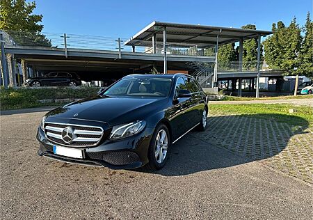 Mercedes-Benz E 220 d T Autom. -