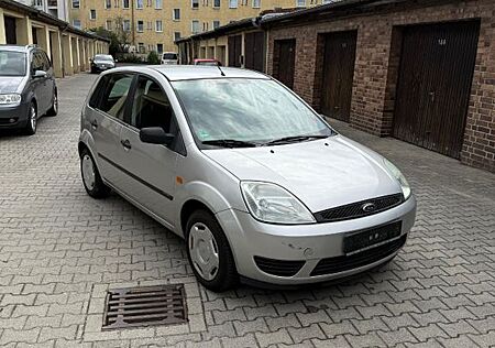 Ford Fiesta 1.3 Klima, Servo, Allwetterreifen,