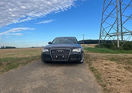Audi A8 L 4.2 FSI tiptronic quattro -