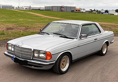 Mercedes-Benz 280