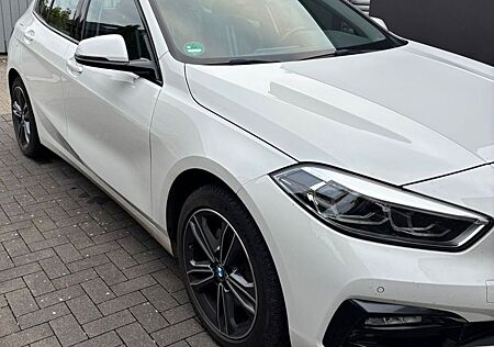 BMW 118i Sport Line Sport Line