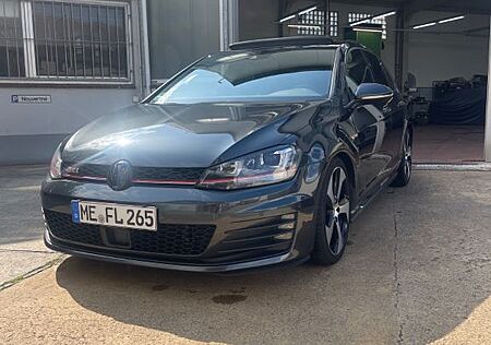 VW Golf Volkswagen 2.0 TSI BMT GTI Performance GTI Performance