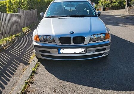 BMW 318i -