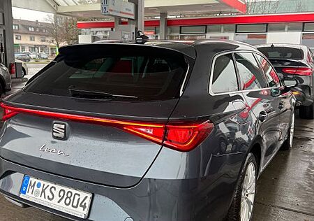Seat Leon 2.0 TDI Xcellence, AHK, LED