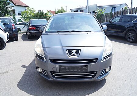 Peugeot 5008 Business-Line Klimaauto Pano-D SHZ PDC Temp
