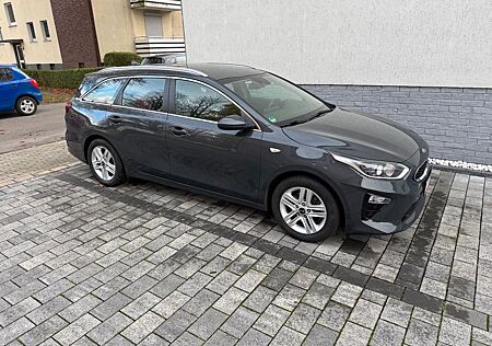 Kia Cee'd Sportswagon 1.5 T-GDI DCT Vision Sport...
