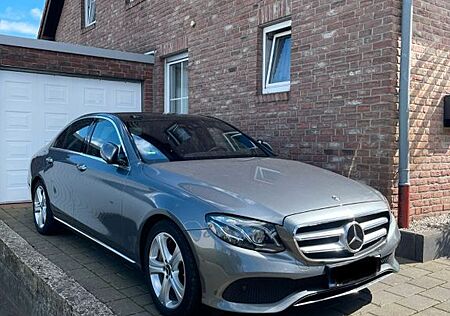 Mercedes-Benz E 400 4MATIC AVANTGARDE Autom. AVANTGARDE