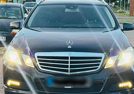 Mercedes-Benz E 300 CDI T BlueEFFICIENCY AVANTGARDE AVANTGARDE