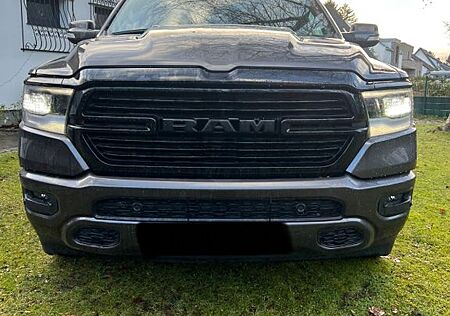 Dodge RAM 1500 CrewCab 5,7L SPORT *VOLL*