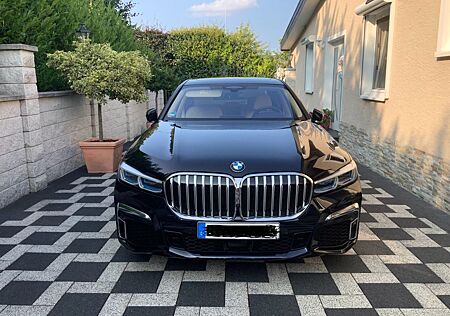 BMW 750i xDrive Premium Selection 03/27