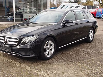 Mercedes-Benz E 220d  T-Modell/Widescreen/Ahk/Panorama