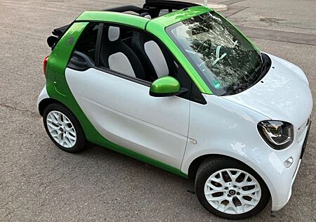 Smart ForTwo Cabrio EQ Passion Batterie 92%