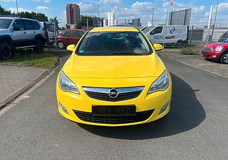 Opel Astra J Sports Tourer Design Edition 1 Hand Temp