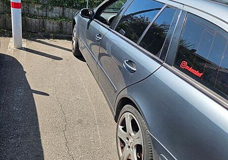 Mercedes-Benz E 200 KOMPRESSOR T CLASSIC Classic