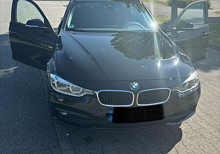 BMW 320d Touring Advantage Automatic