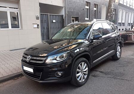 VW Tiguan Volkswagen 2.0 TDI DSG 4MOT Sport & Style