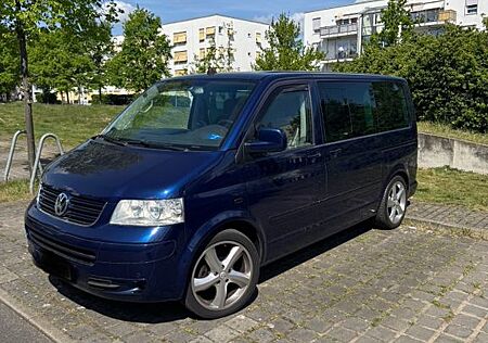 VW T5 Multivan Volkswagen - Highline