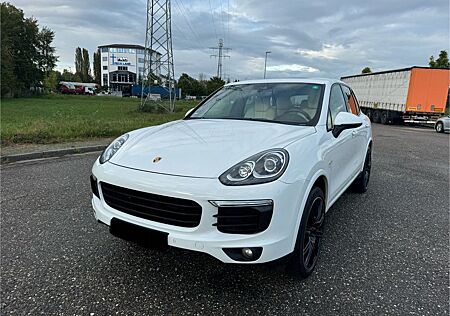 Porsche Cayenne S E-Hybrid