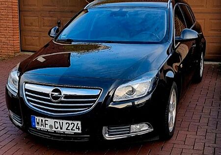 Opel Insignia ecoFlex. Tüv & Zahnriemen neu