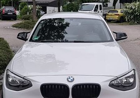 BMW 114i | M-Sport | unfallfrei | Steuerkette neu