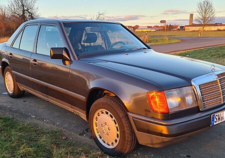 Mercedes-Benz E 300 4 matic