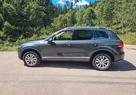 VW Touareg Volkswagen 3.0 V6 TDI Tiptr Exclusive BMT Terra...