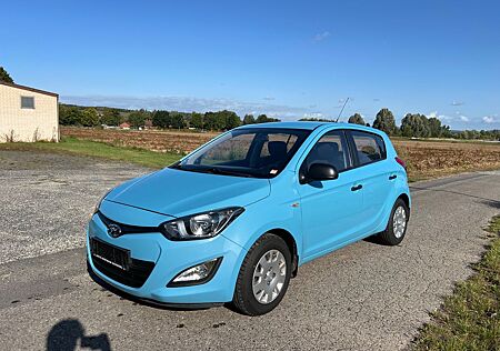 Hyundai i20 Classic* 1 Hand * NEU TÜV *Klima*8 bereift