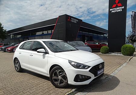 Hyundai i30 1.5 Hatchback *Navi*Kamera*PDC*Alu*Klima