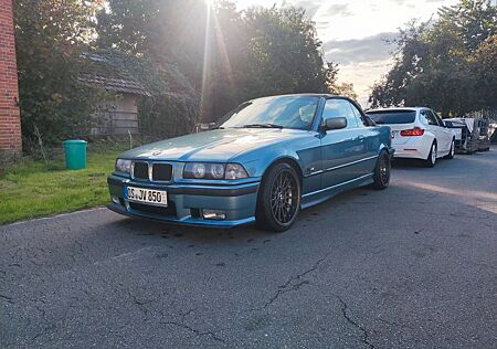 BMW 328i E36 Cabrio mit Harttop