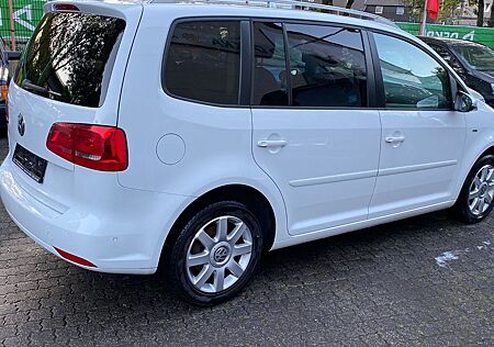 VW Touran Volkswagen 1.6 TDI DSG LIFE LIFE 7 sitze