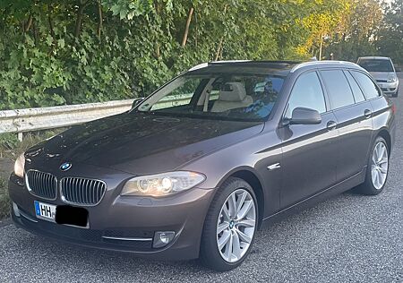 BMW 530d xDrive Pano Keyless Leder HUD Standhzg