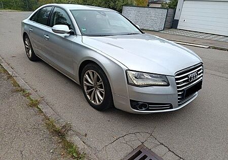 Audi A8 4.2 TDI quattro Leder schwarz+Xenon+ALU