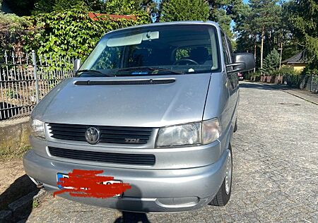 VW T4 Caravelle Volkswagen 2,5-l-Diesel TDI 75kW Standard