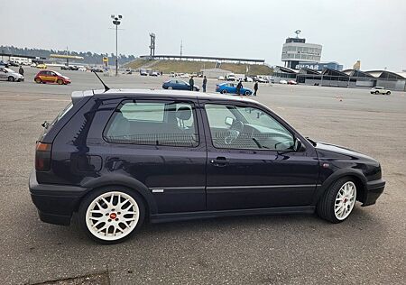 VW Golf Volkswagen 2.0 GTI Edition Edition, gepflegter Klassik