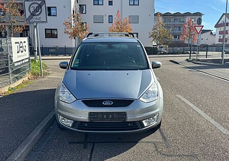 Ford Galaxy Ghia TÜV NEU / 7-Sitzer / 1-Hand