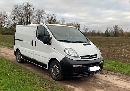 Opel Vivaro Renntransporter/Camper