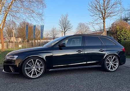 Audi RS4 4.2 v8 Pano,Keramik,Carbon,Alcantara,RS-Sitz