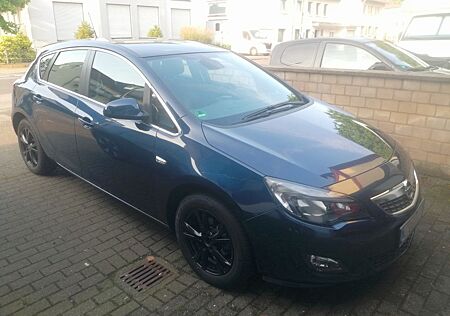 Opel Astra J 1.4 Turbo Design Edition