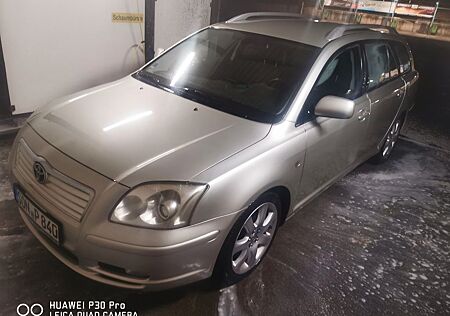 Toyota Avensis Combi Travel 2.0-l-VVT-i Travel