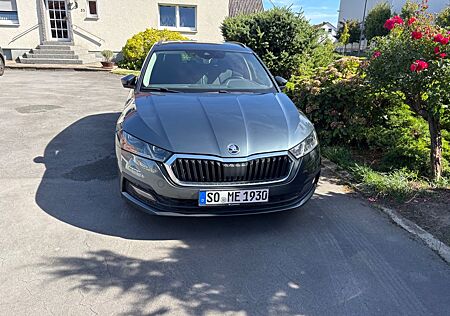 Skoda Octavia 2.0 TDI 110kW DSG AMBITION COMBI AMB...
