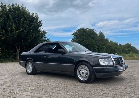 Mercedes-Benz 300 W124 300ce