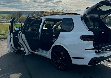 BMW X7 M60i xDrive 22 "+LUFT+AHK+PANO+HARMAN+ICONIC