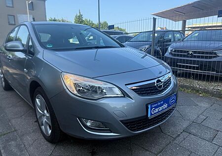 Opel Astra J Lim. 5-trg. Edition