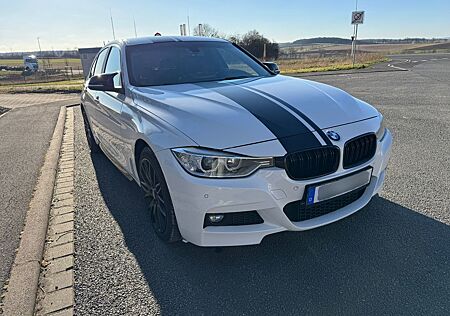 BMW 320i -Autom./M-Perform./Leder/Kamera/Temp/CarPlay