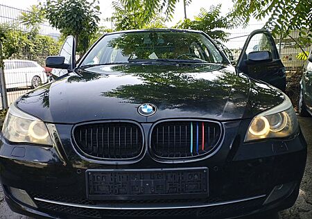 BMW 523i -