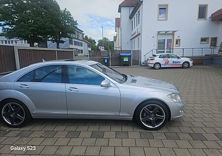 Mercedes-Benz S 500 -