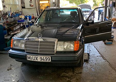 Mercedes-Benz 300 E