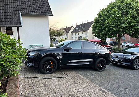 Audi e-tron 50 quattro S line Sportback Black Edition