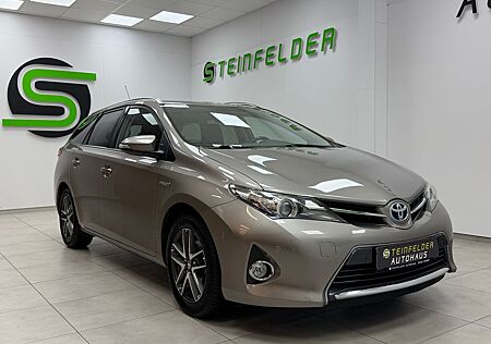 Toyota Auris Touring Sports Hybrid KAMERA / TEMPOMAT