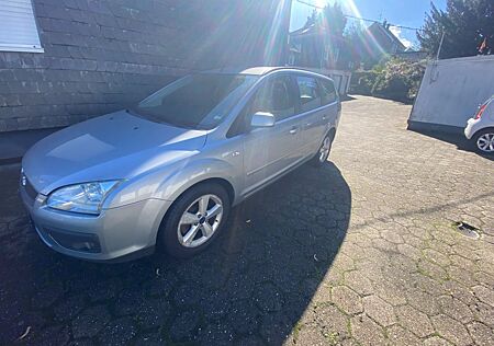 Ford Focus 1,6 Ti-VCT Titanium Titanium